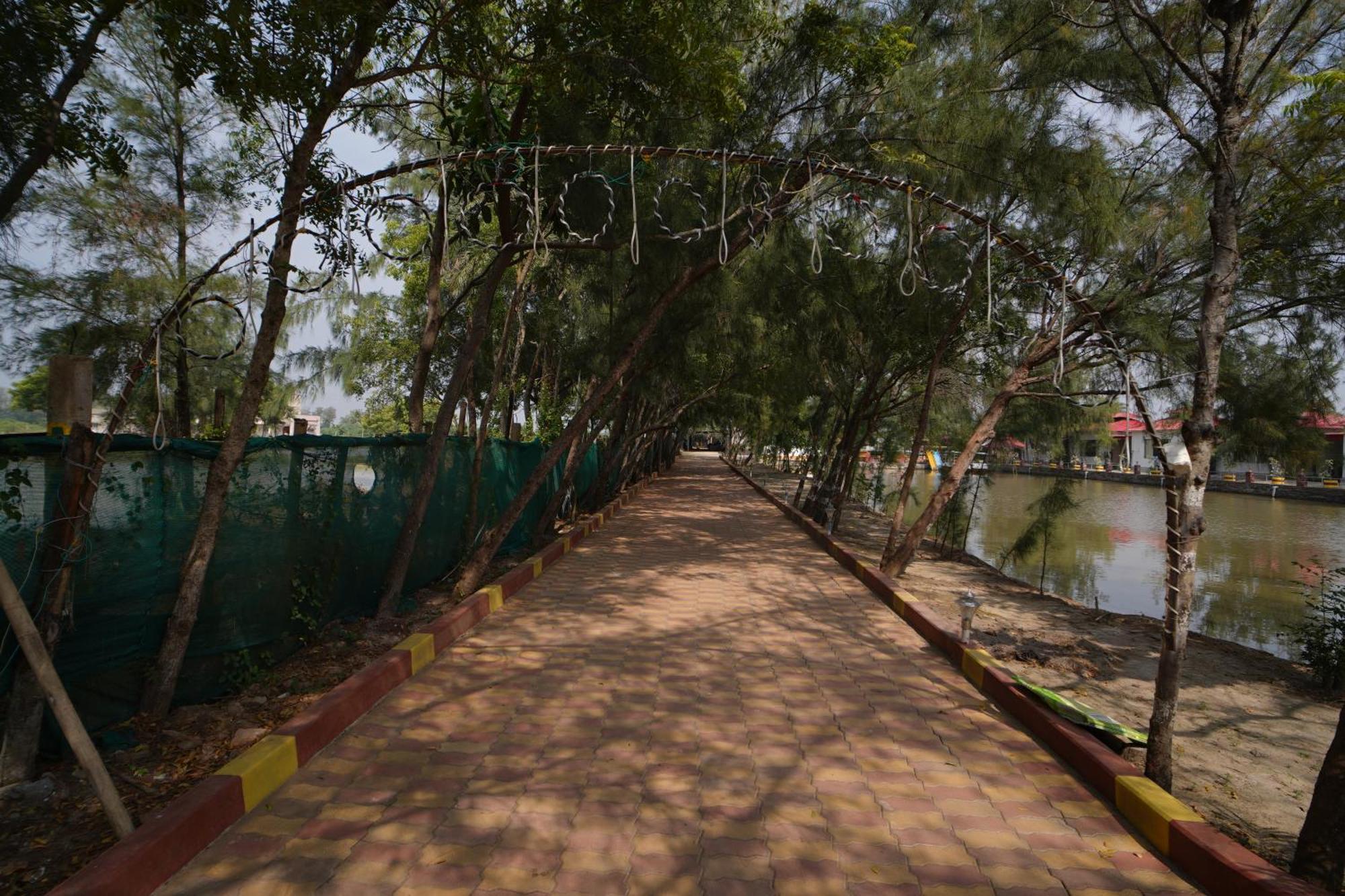 Lake View Village Resort Tajpur ภายนอก รูปภาพ